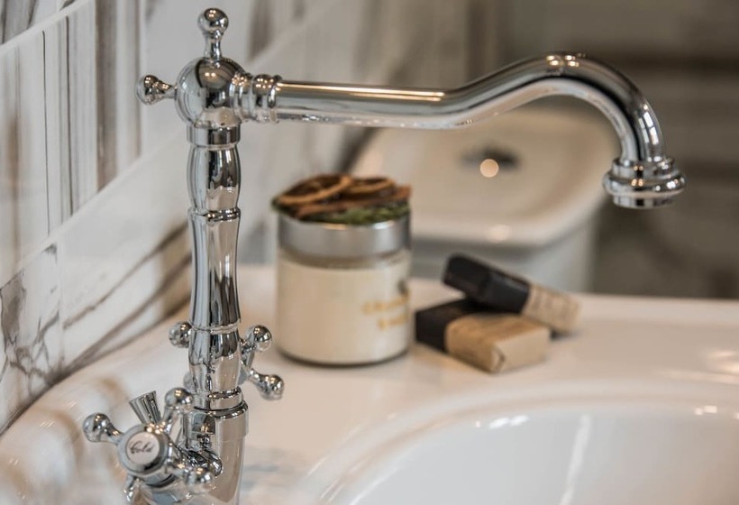 בית מלון כפרי Kyria Boutique House