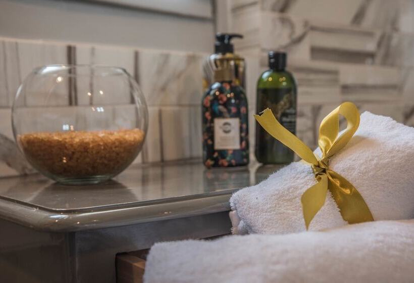 בית מלון כפרי Kyria Boutique House