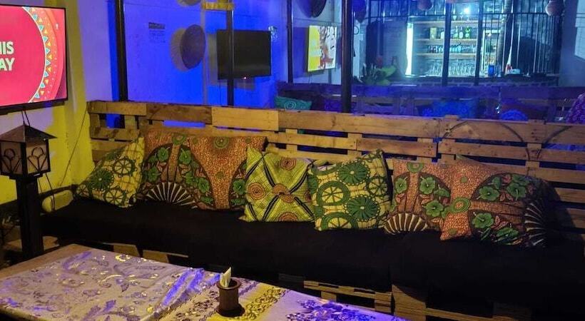 هتل Tisa Suites & Lounge