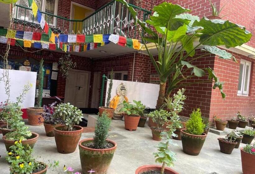 پانسیون Nirvana Green Peace Home