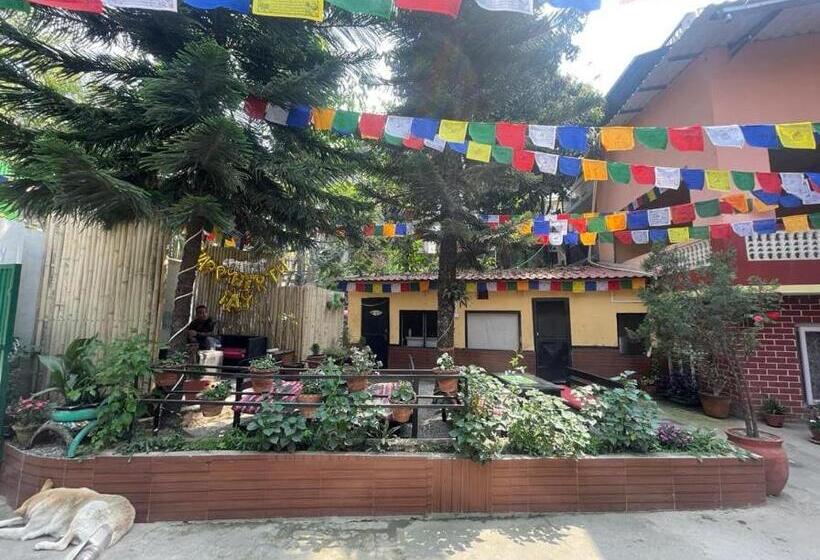 پانسیون Nirvana Green Peace Home