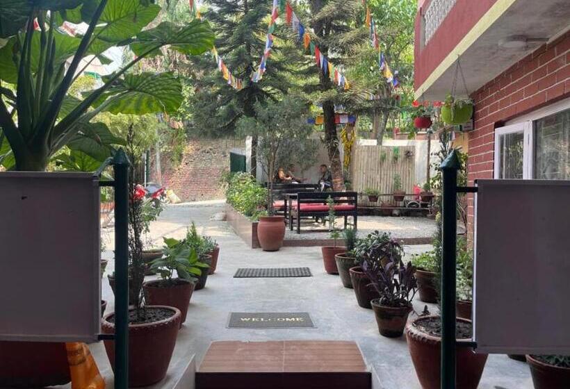 پانسیون Nirvana Green Peace Home