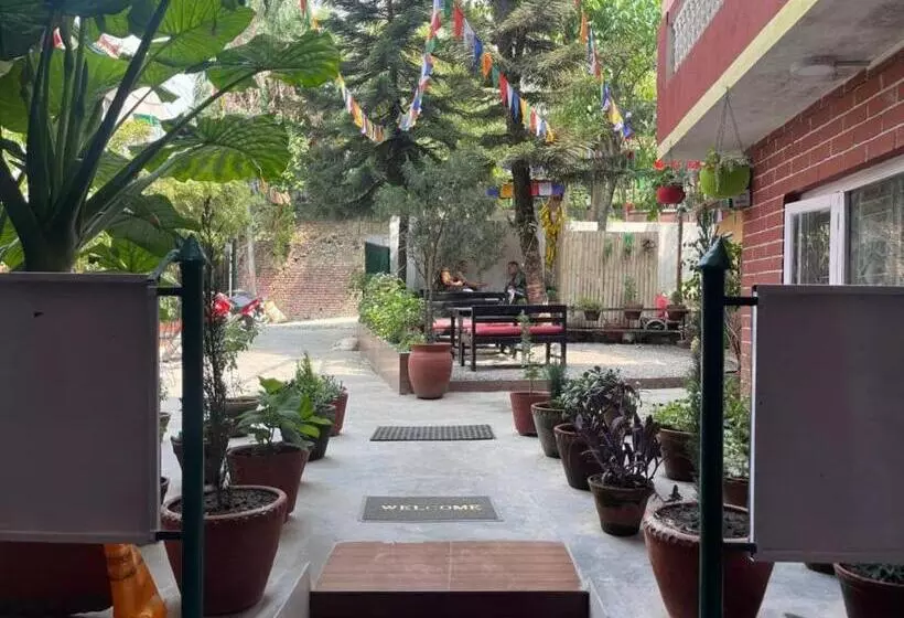 پانسیون Nirvana Green Peace Home