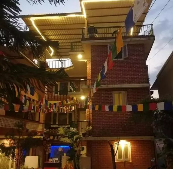 پانسیون Nirvana Green Peace Home