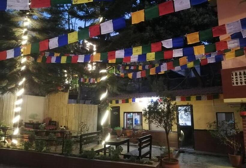 پانسیون Nirvana Green Peace Home