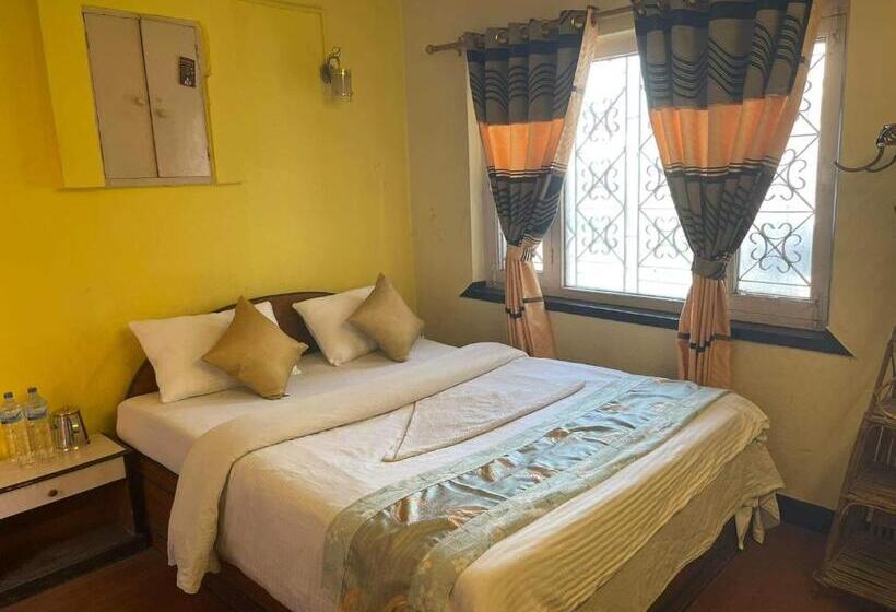 پانسیون Nirvana Green Peace Home