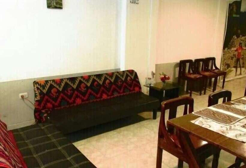 Hotel Catari's House