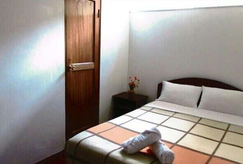 Hotel Catari's House