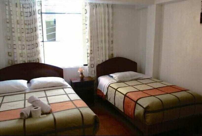 Hotel Catari's House