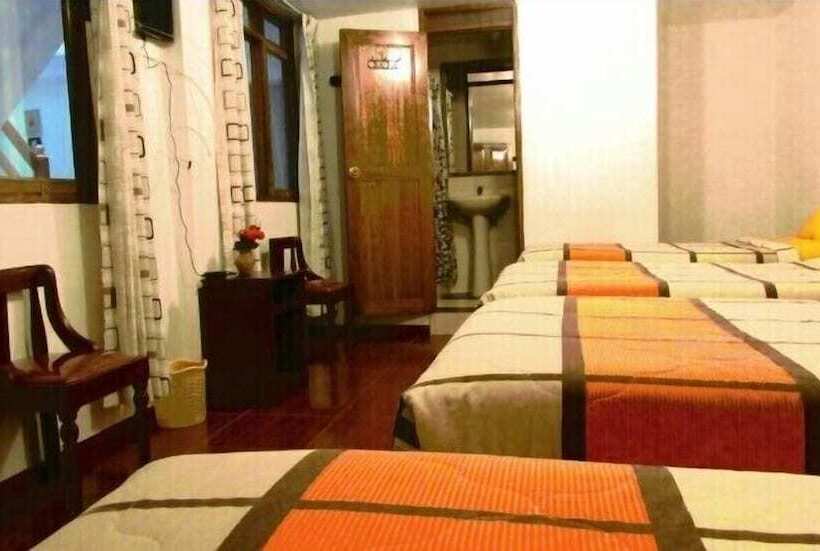 Hotel Catari's House