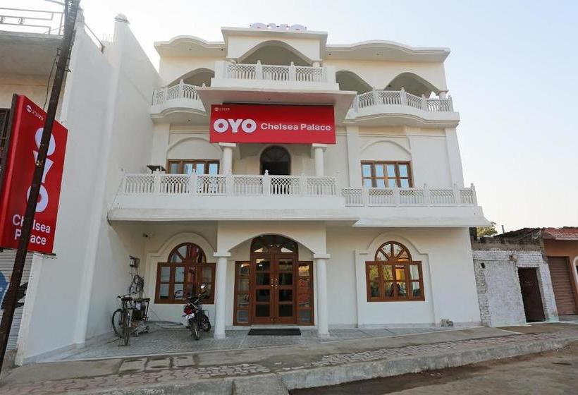 בית מלון כפרי Capital O 23129 Chelsea Palace