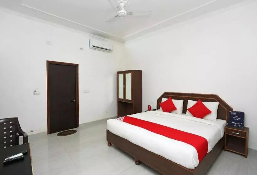 ホテル Capital O 23129 Chelsea Palace