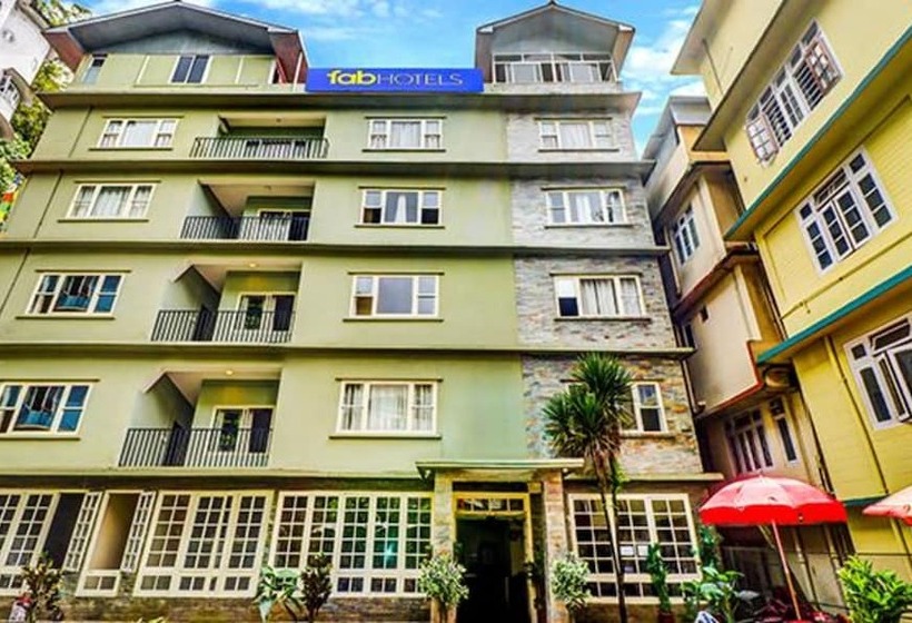 Fabhotel Oak Ridge Retreat