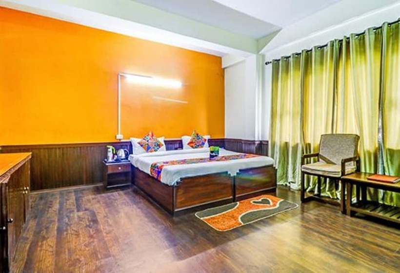 Fabhotel Oak Ridge Retreat