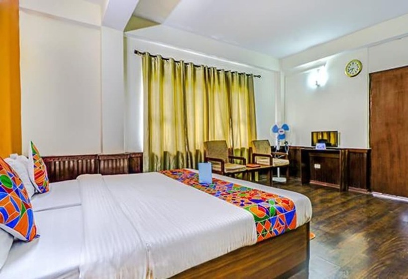 Fabhotel Oak Ridge Retreat