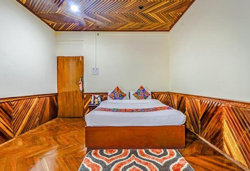 Fabhotel Oak Ridge Retreat