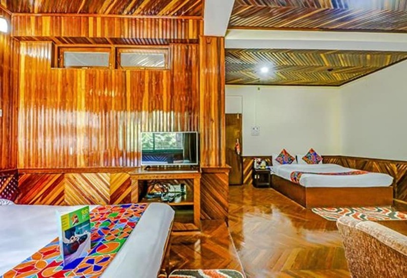 Fabhotel Oak Ridge Retreat