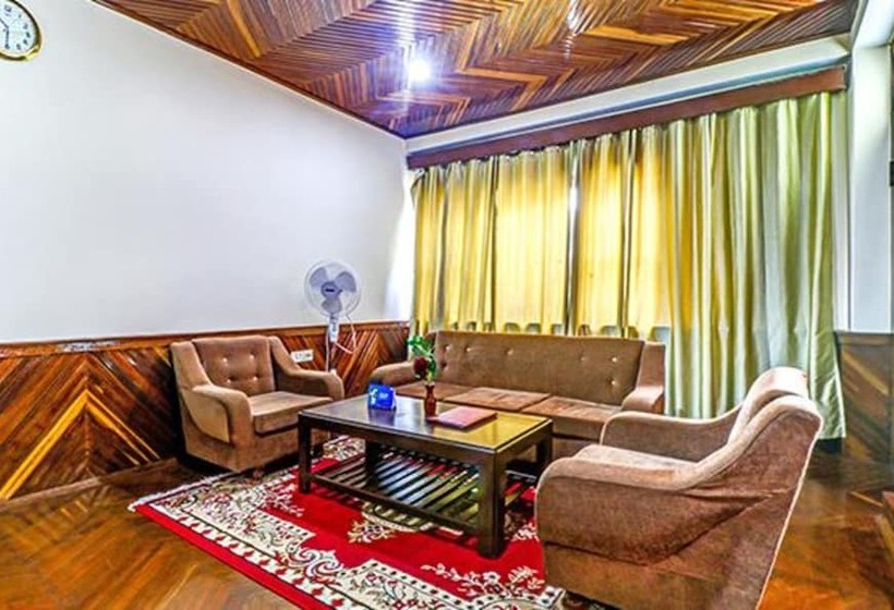 Fabhotel Oak Ridge Retreat