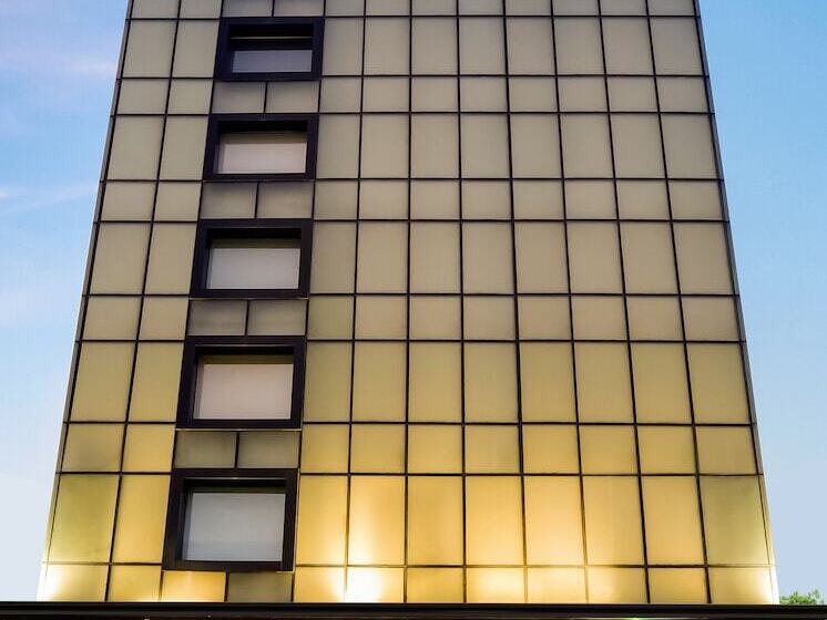 Lemon Tree Hotel Viman Nagar Pune