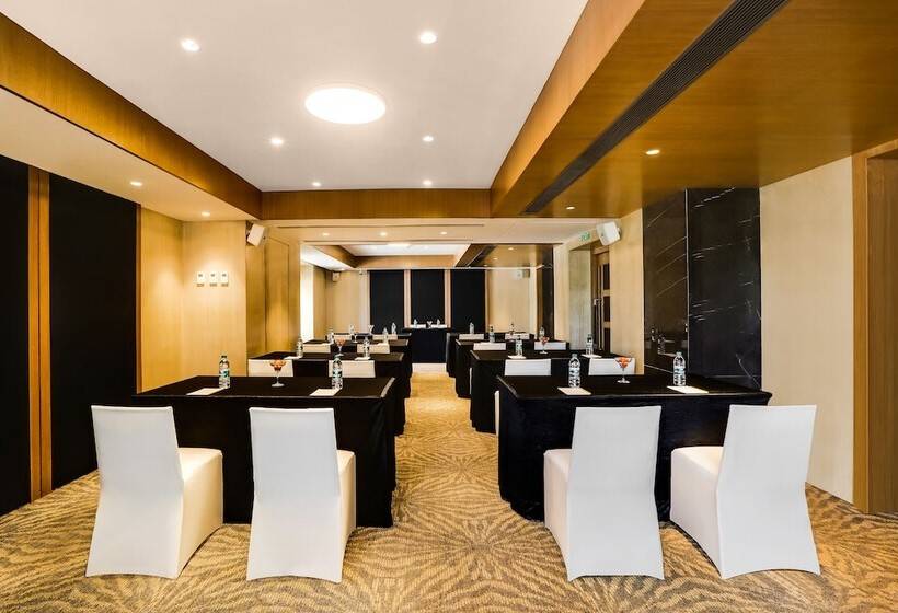 Lemon Tree Hotel Viman Nagar Pune