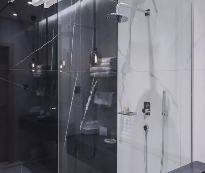 Hotelli Pod Zidom Rooms