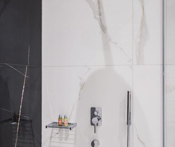 هتل Pod Zidom Rooms