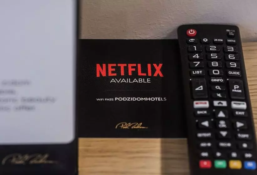 Hotelli Pod Zidom Rooms