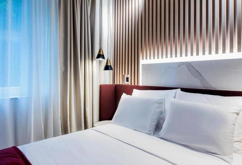 هتل Pod Zidom Rooms