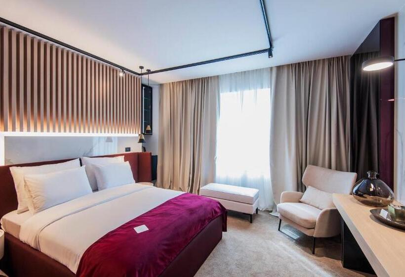 هتل Pod Zidom Rooms