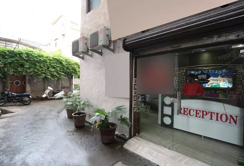 هتل Rr Residency By Oyo Rooms