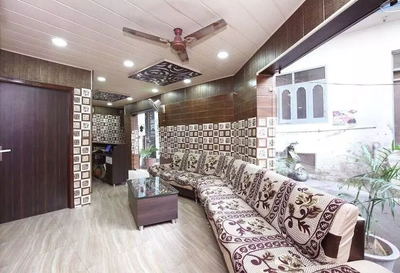 هتل Rr Residency By Oyo Rooms