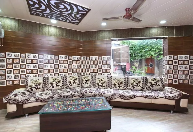 هتل Rr Residency By Oyo Rooms