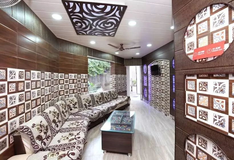 هتل Rr Residency By Oyo Rooms