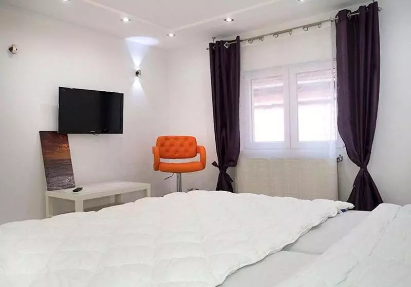 Lepi Apartments