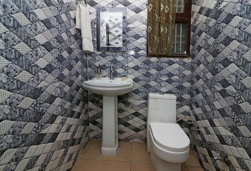 Oyo 23504 Hotel R View