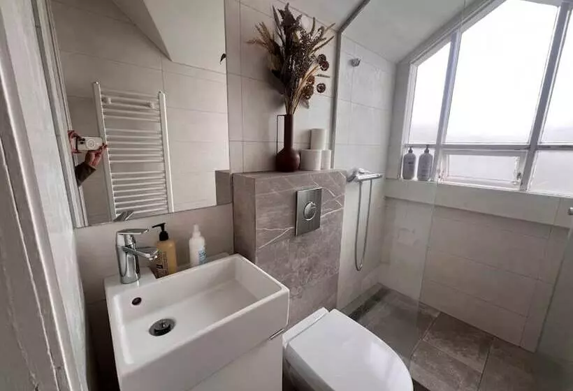 پانسیون Snorri's Guesthouse