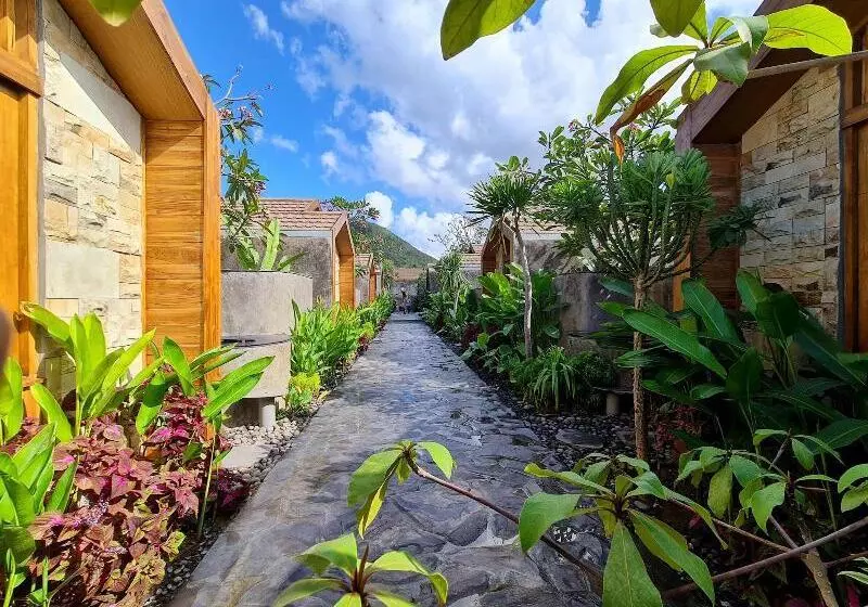 ベッドアンドブレックファースト Batatu Resort   Adults Only