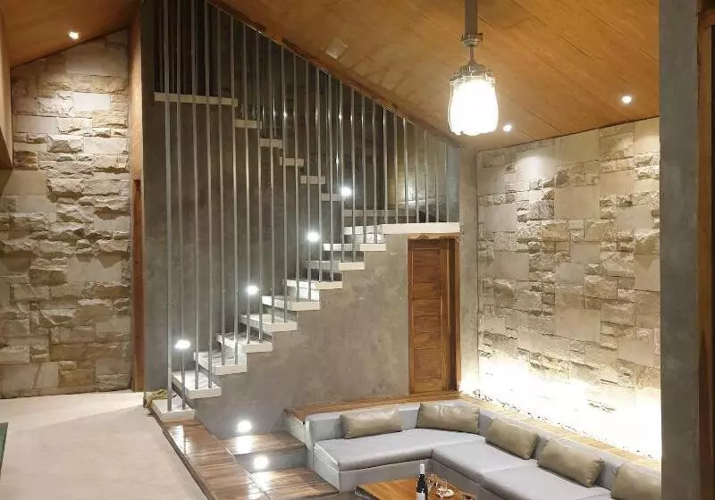 ベッドアンドブレックファースト Batatu Resort   Adults Only