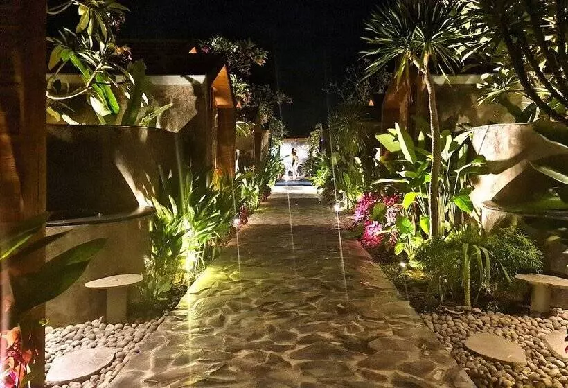 ベッドアンドブレックファースト Batatu Resort   Adults Only