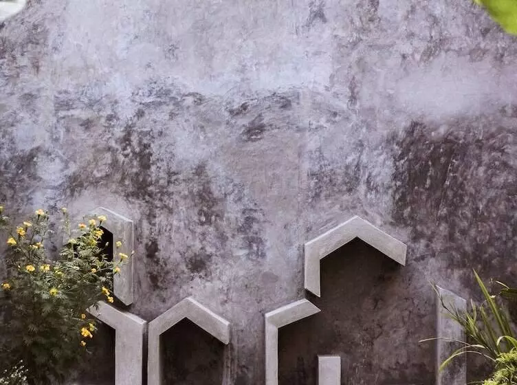 ベッドアンドブレックファースト Batatu Resort   Adults Only