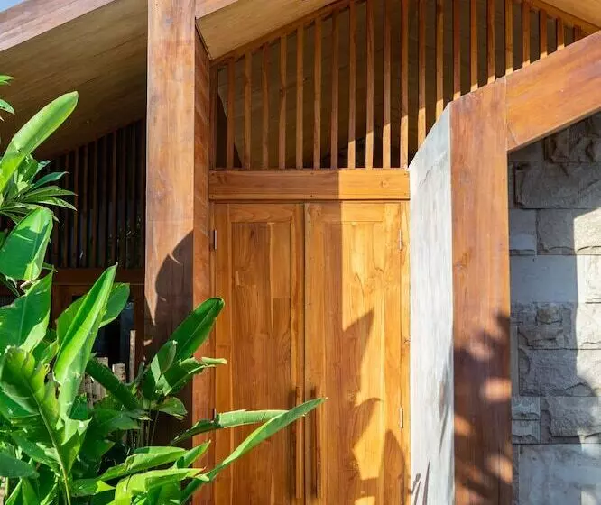 ベッドアンドブレックファースト Batatu Resort   Adults Only