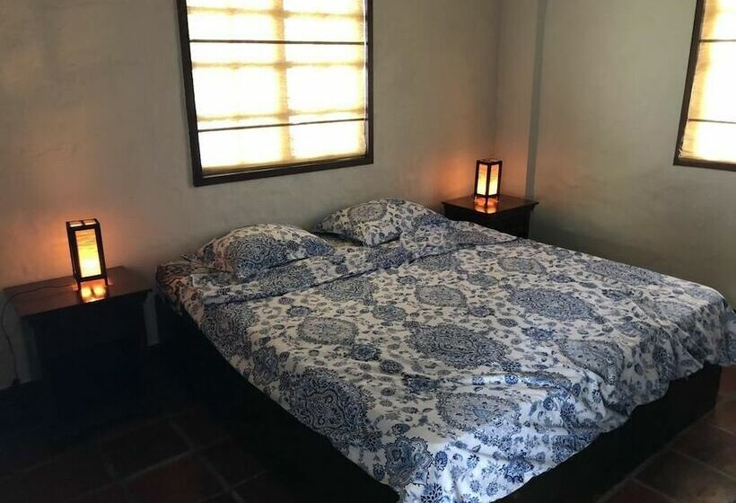 تختخواب و صبحانه Casa Del Faro