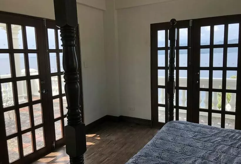 تختخواب و صبحانه Casa Del Faro