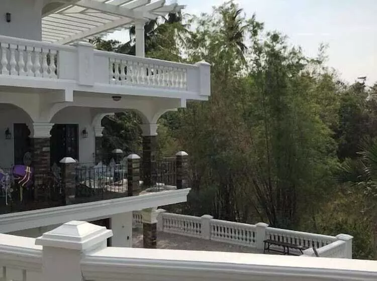 تختخواب و صبحانه Casa Del Faro