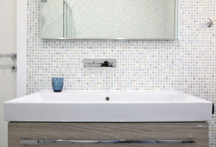 تختخواب و صبحانه Primo A Destra