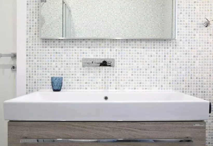 تختخواب و صبحانه Primo A Destra