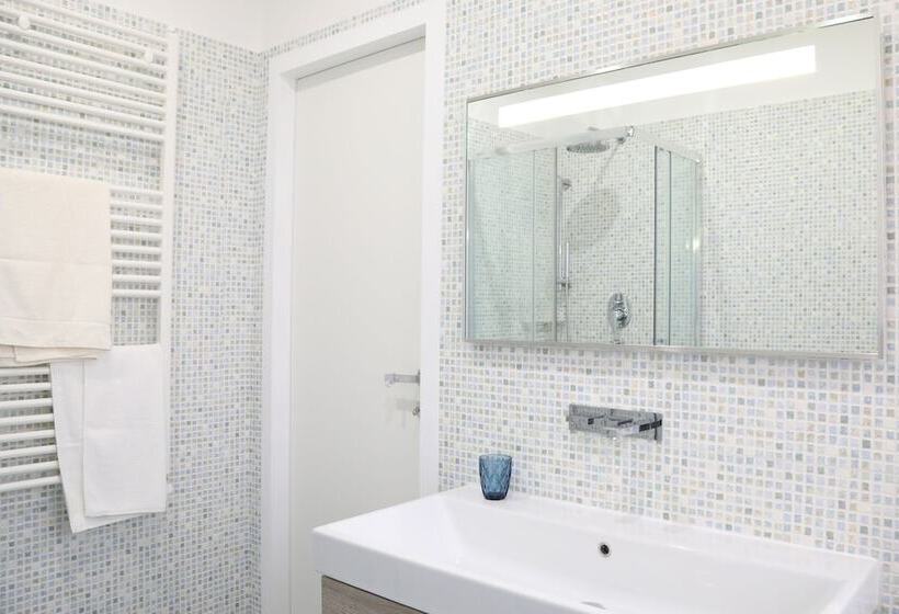 تختخواب و صبحانه Primo A Destra