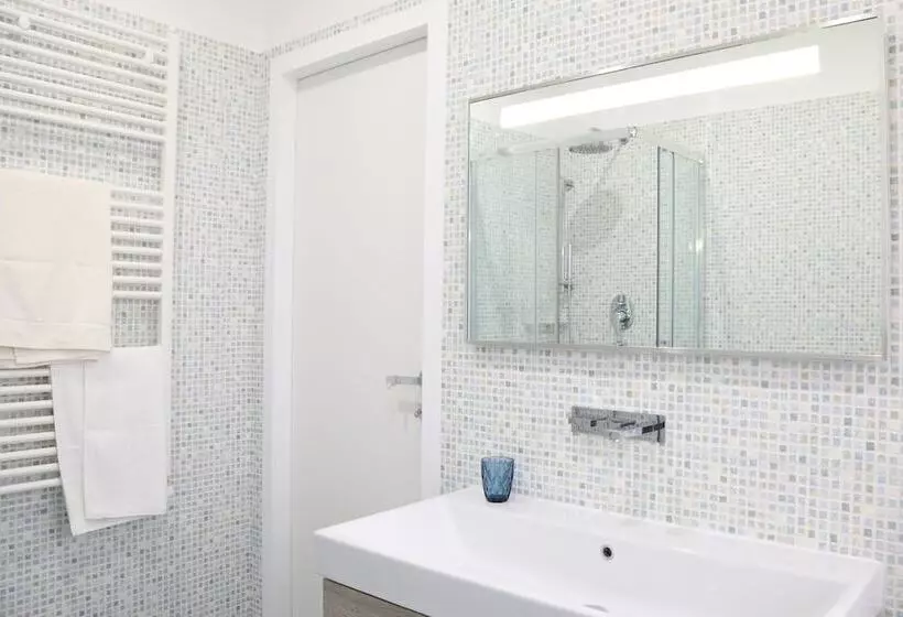 تختخواب و صبحانه Primo A Destra