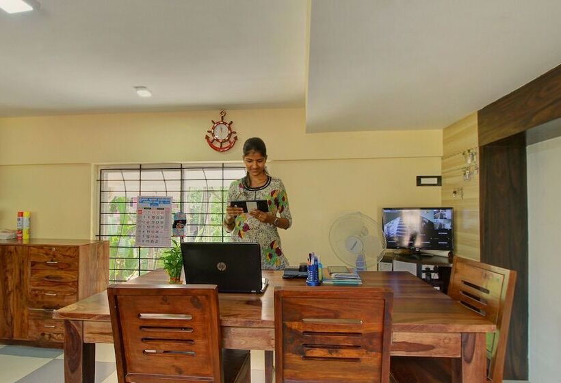 Отель Krishna Kausthubha Service Apartment By Oyo Rooms