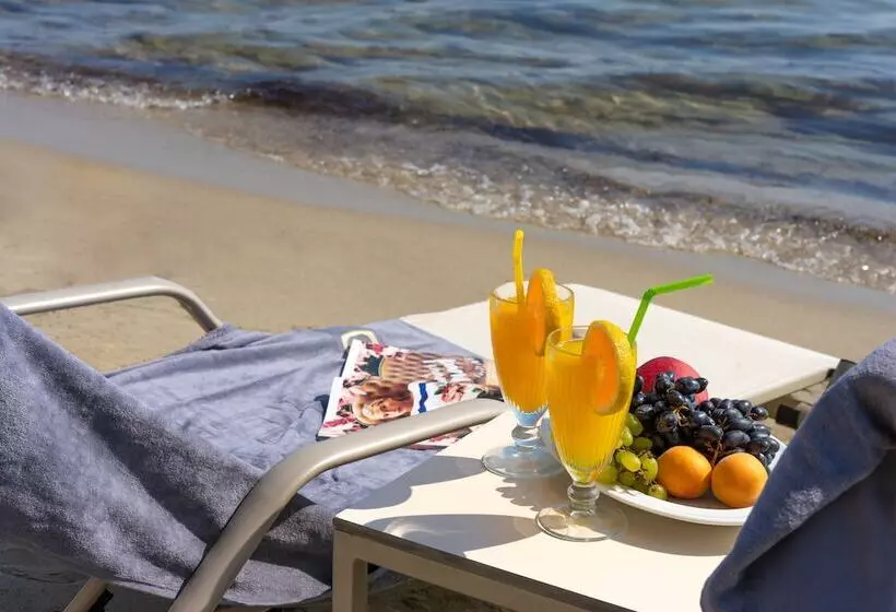 Hotelli Paralia Beach Boutique